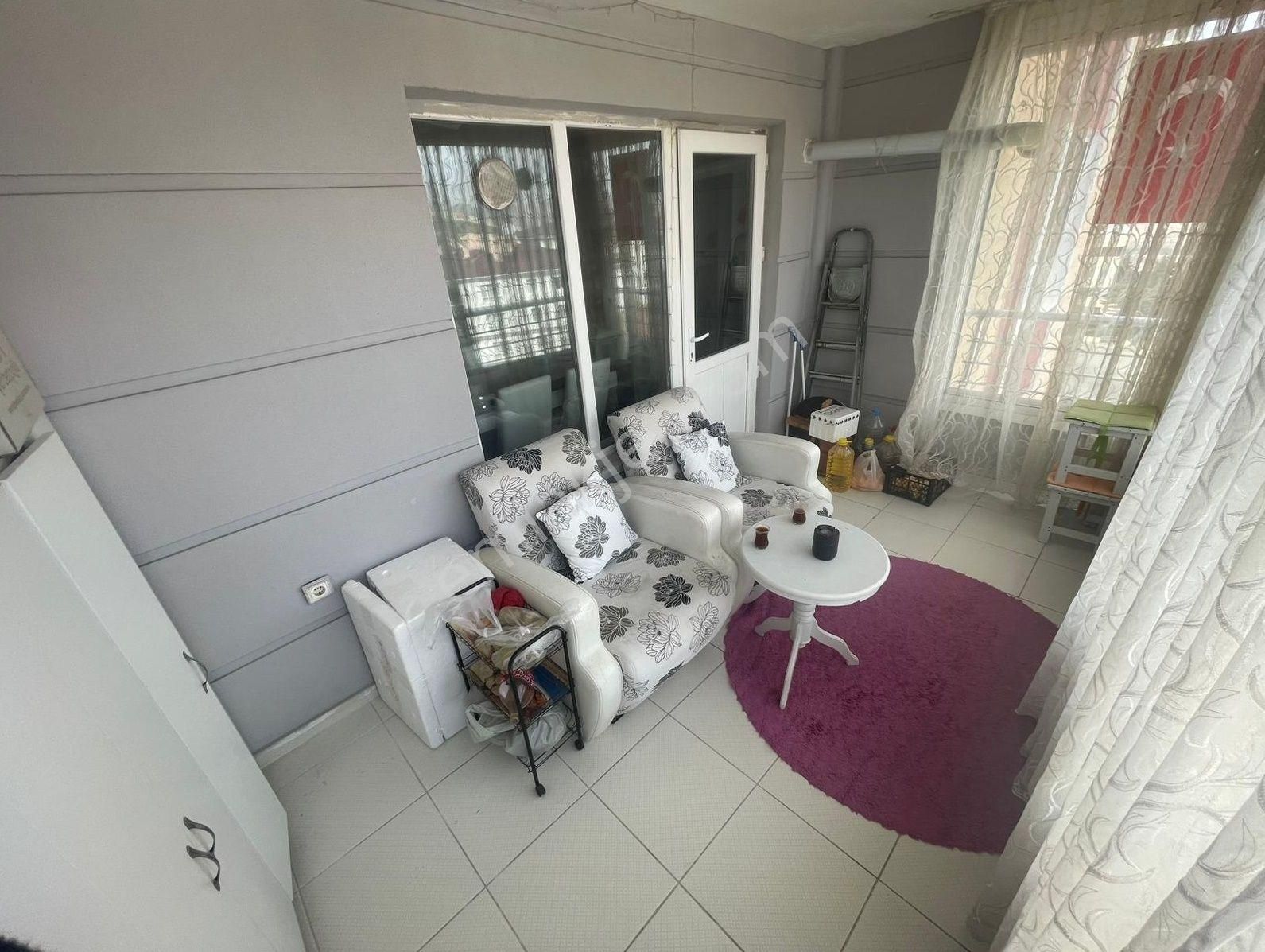 Çiğdemtepede Değirmendre Cadde Üzeri Ara Katta Satlık 3+1 Daire - Görsel 5