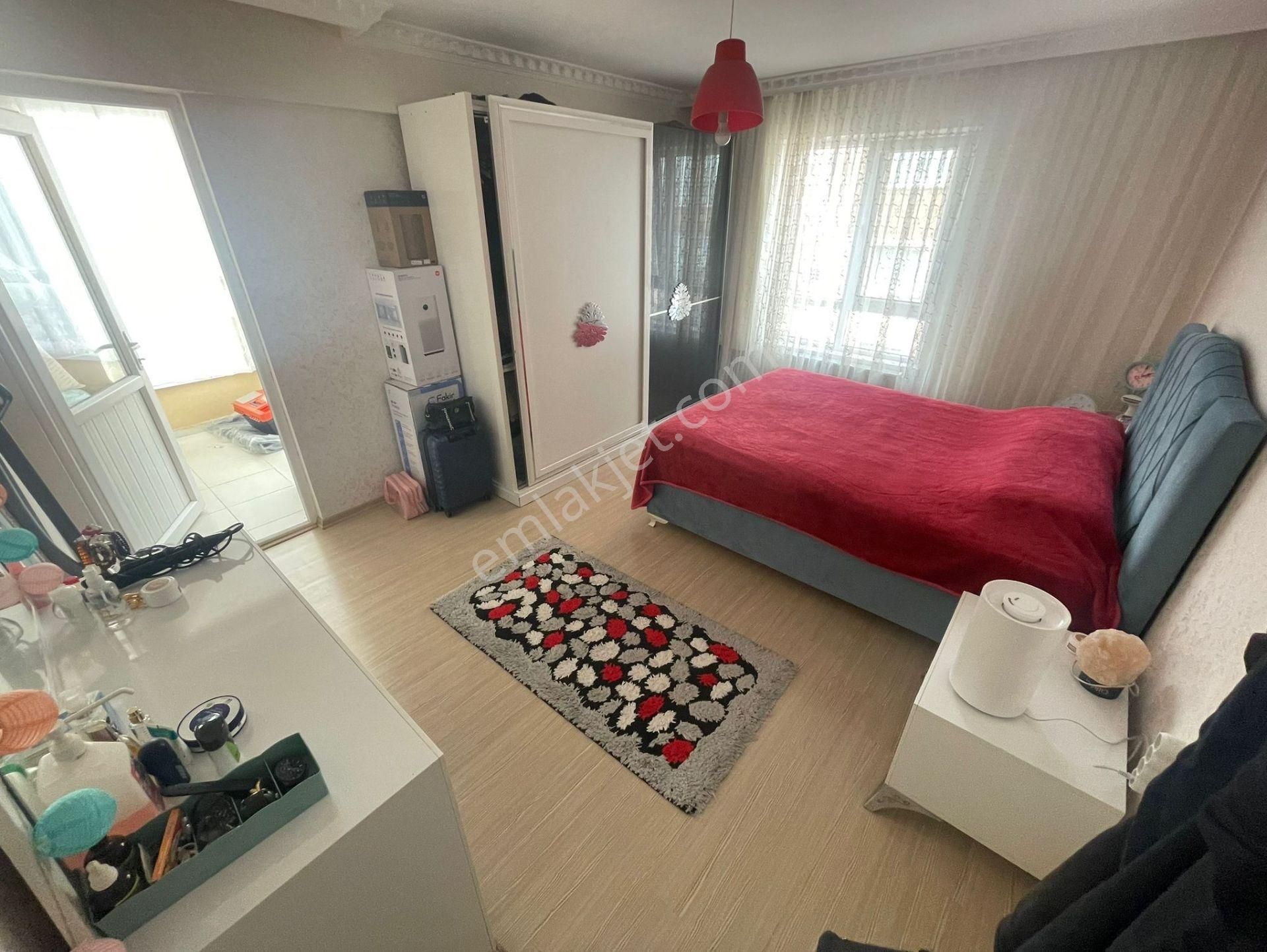 Çiğdemtepede Değirmendre Cadde Üzeri Ara Katta Satlık 3+1 Daire - Görsel 17