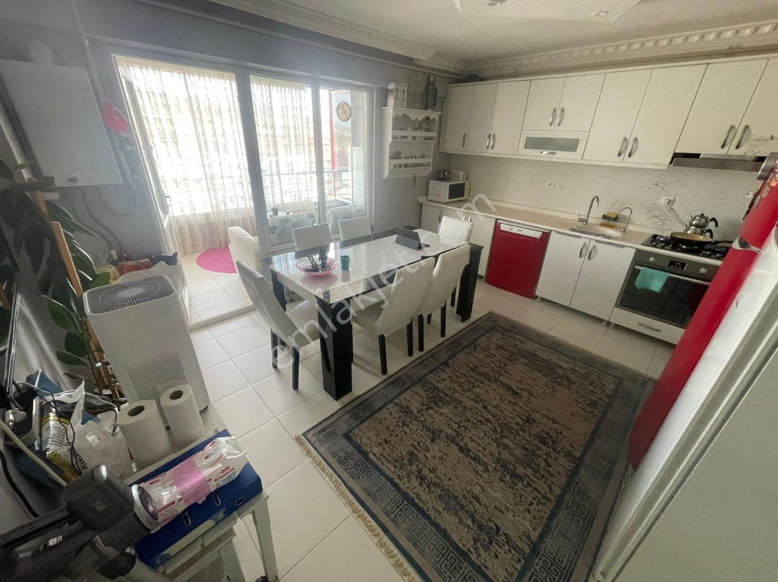 Çiğdemtepede Değirmendre Cadde Üzeri Ara Katta Satlık 3+1 Daire - Görsel 4