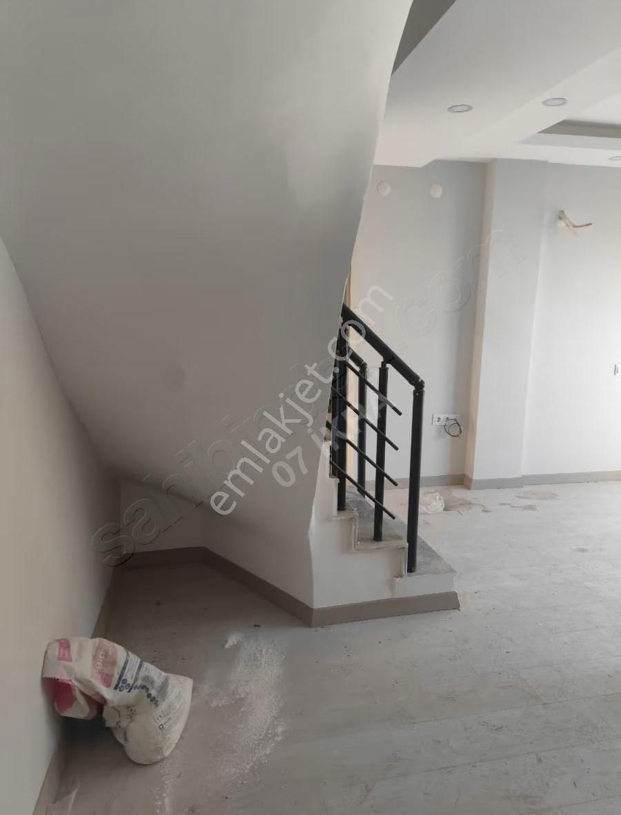 Kiziltoprakta Sıfır 3+1 Katta Luks Daire - Görsel 13