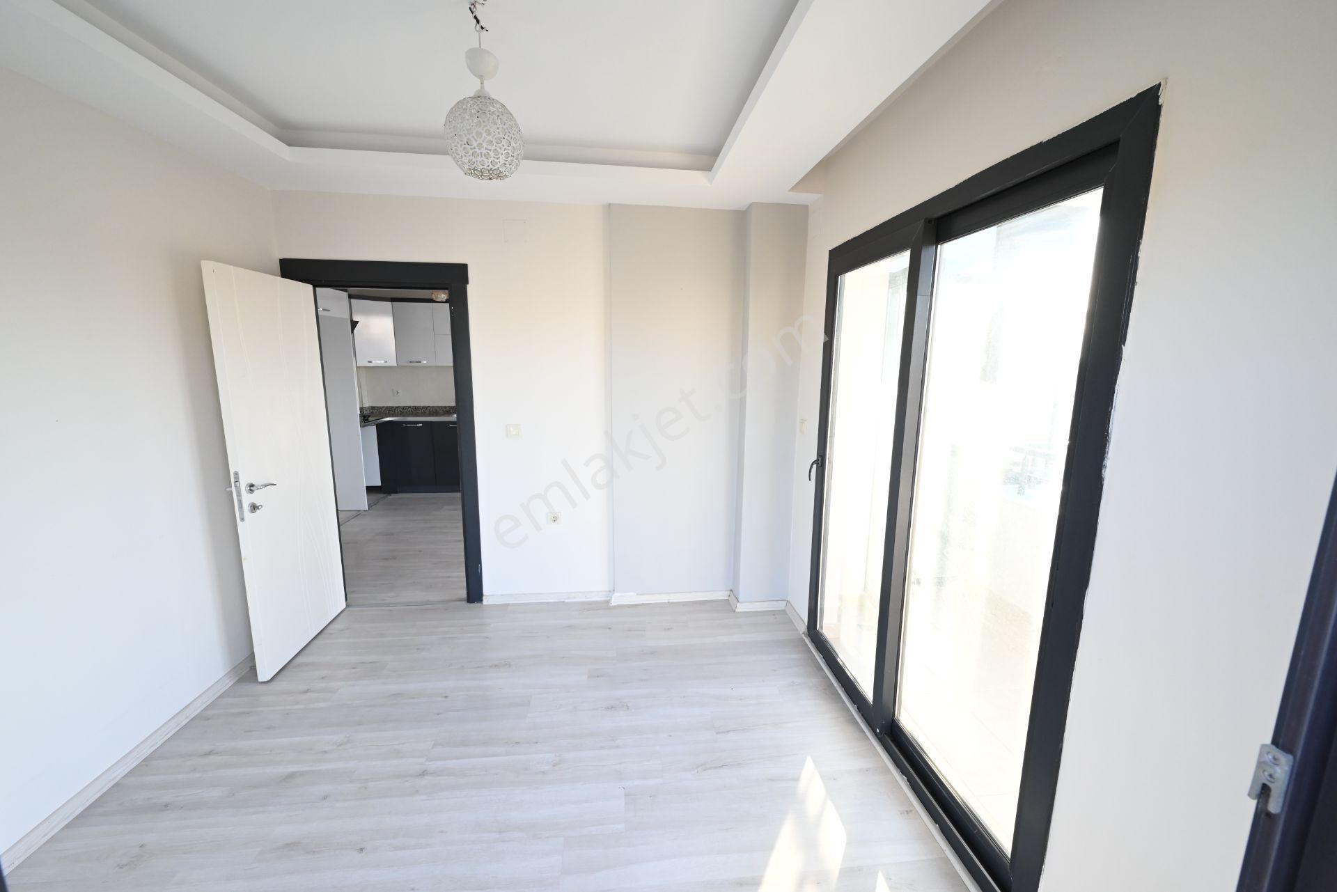 Üstünkent Emlak'tan Site İçi 3+1 Havuzlu Kiralık Daire - Görsel 16
