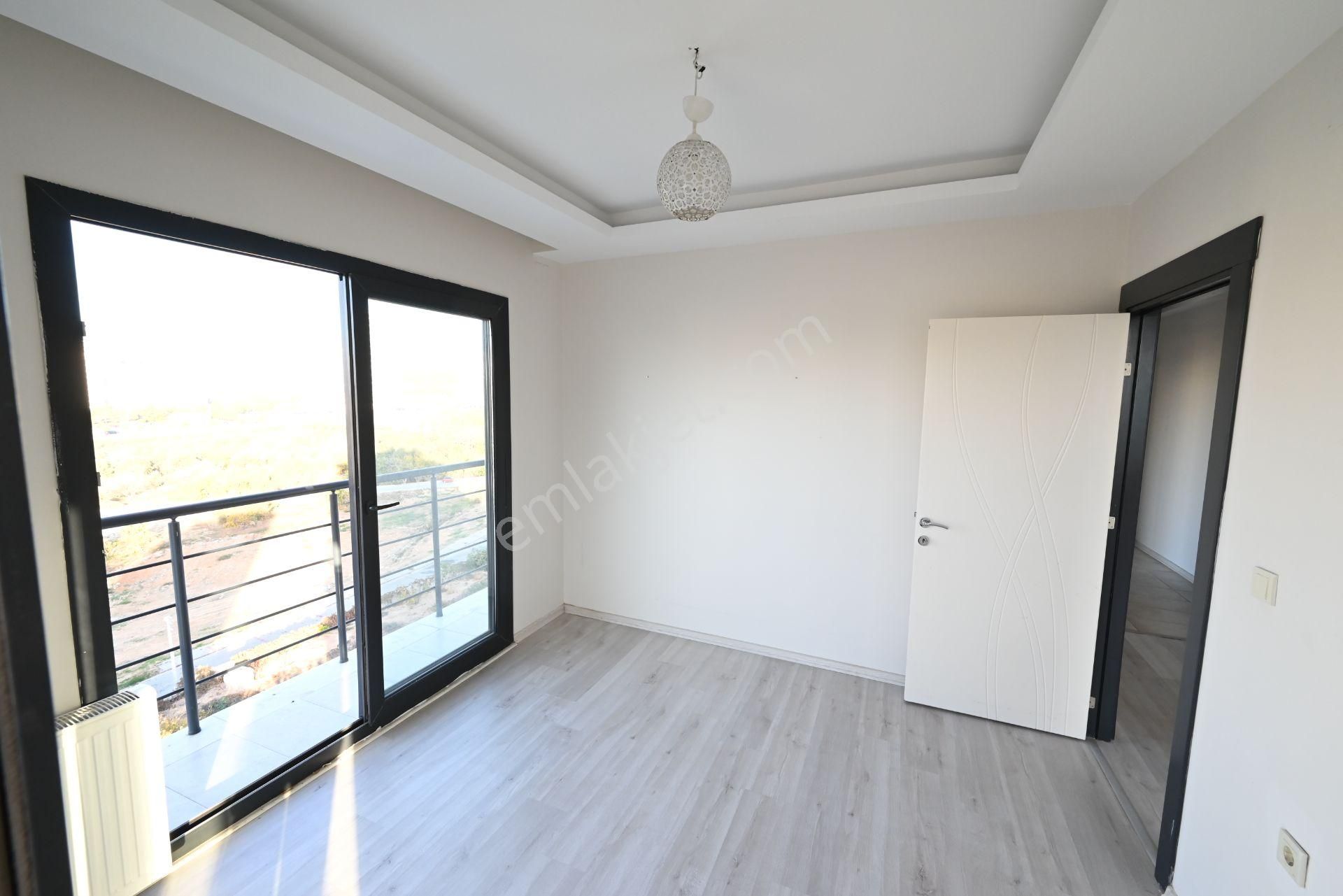 Üstünkent Emlak'tan Site İçi 3+1 Havuzlu Kiralık Daire - Görsel 18