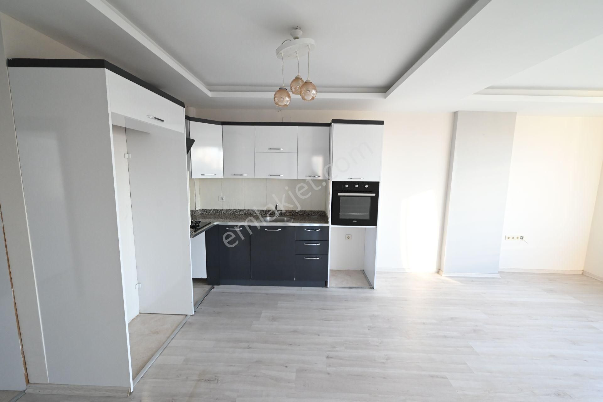 Üstünkent Emlak'tan Site İçi 3+1 Havuzlu Kiralık Daire - Görsel 14