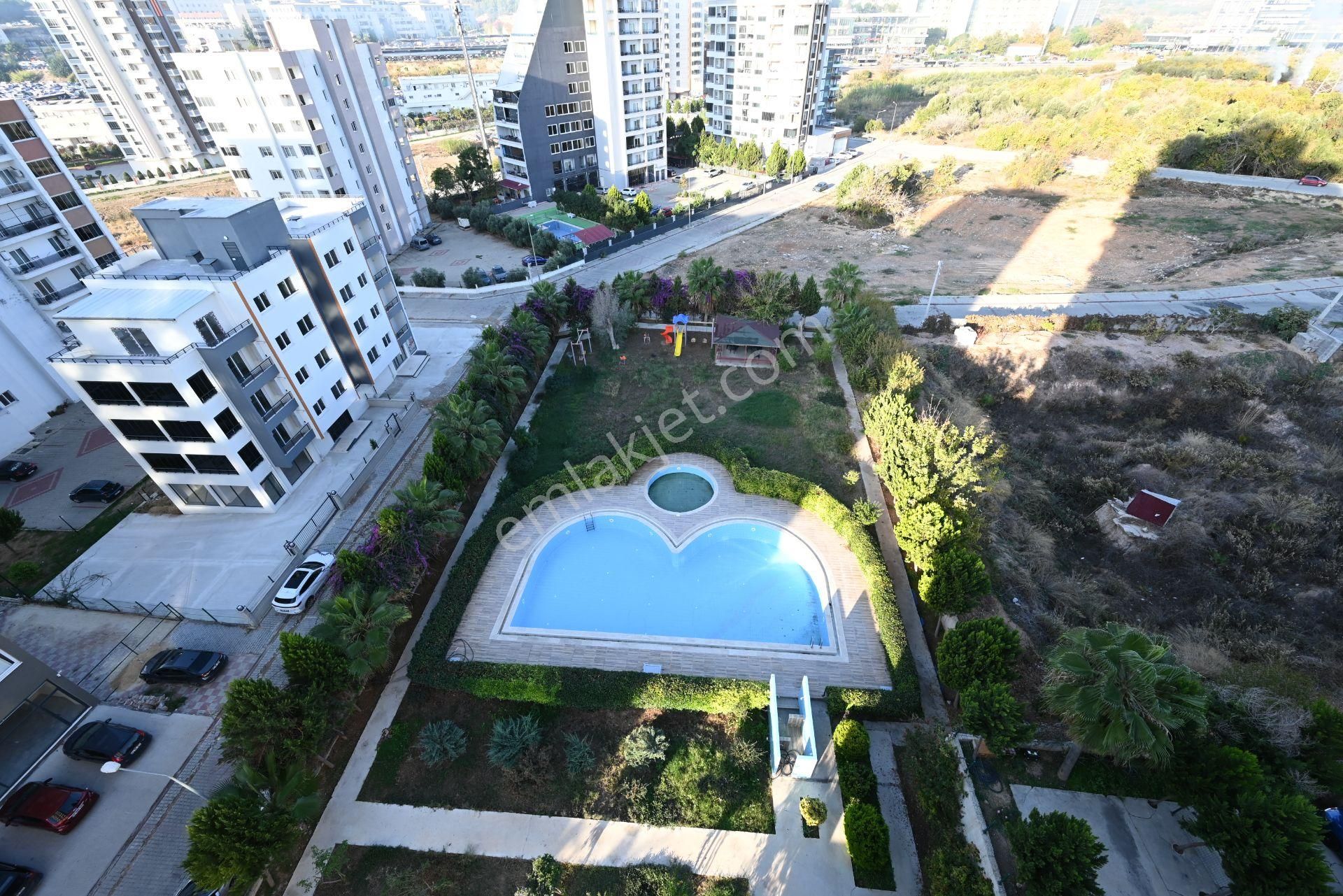 Üstünkent Emlak'tan Site İçi 3+1 Havuzlu Kiralık Daire - Görsel 33