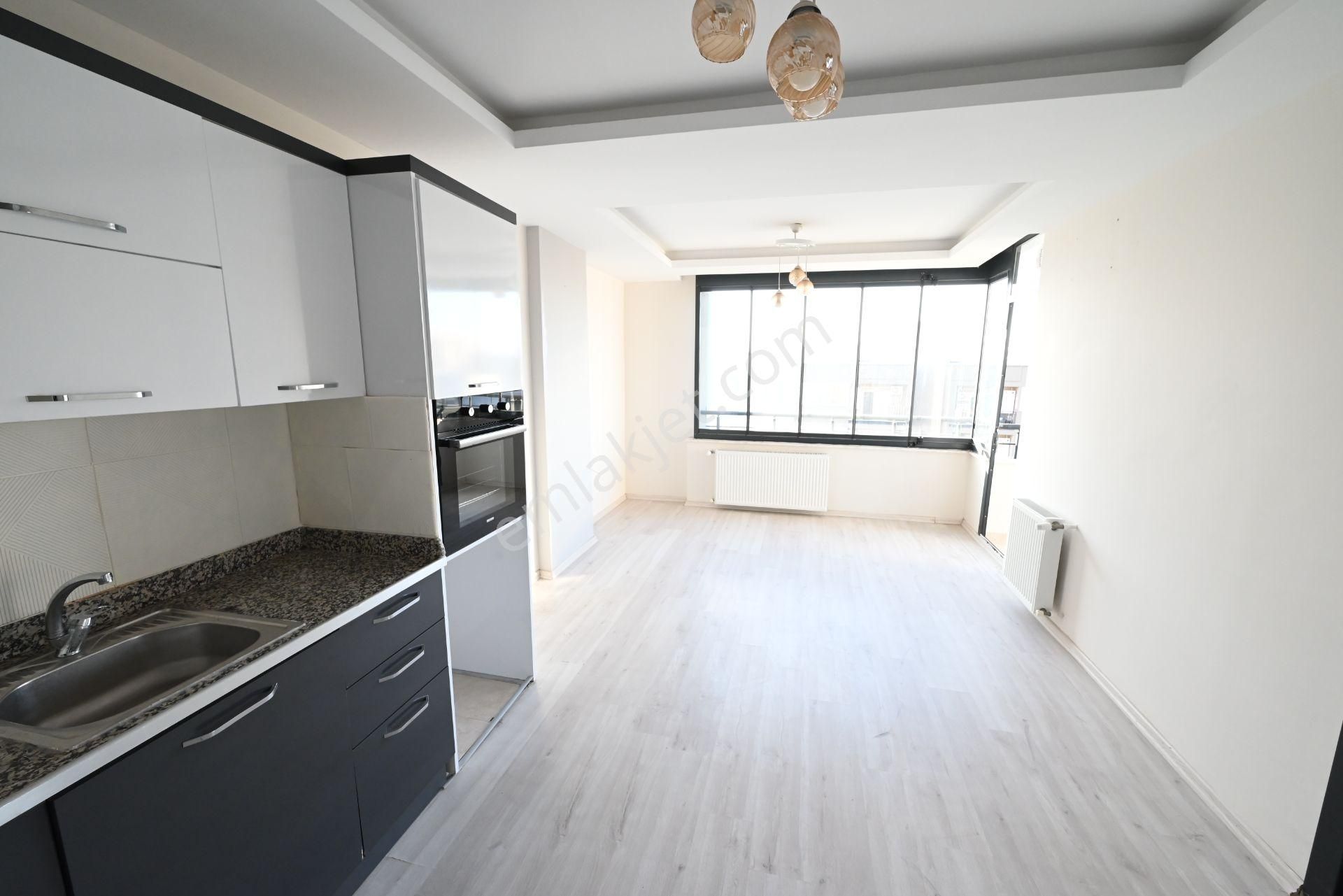 Üstünkent Emlak'tan Site İçi 3+1 Havuzlu Kiralık Daire - Görsel 9