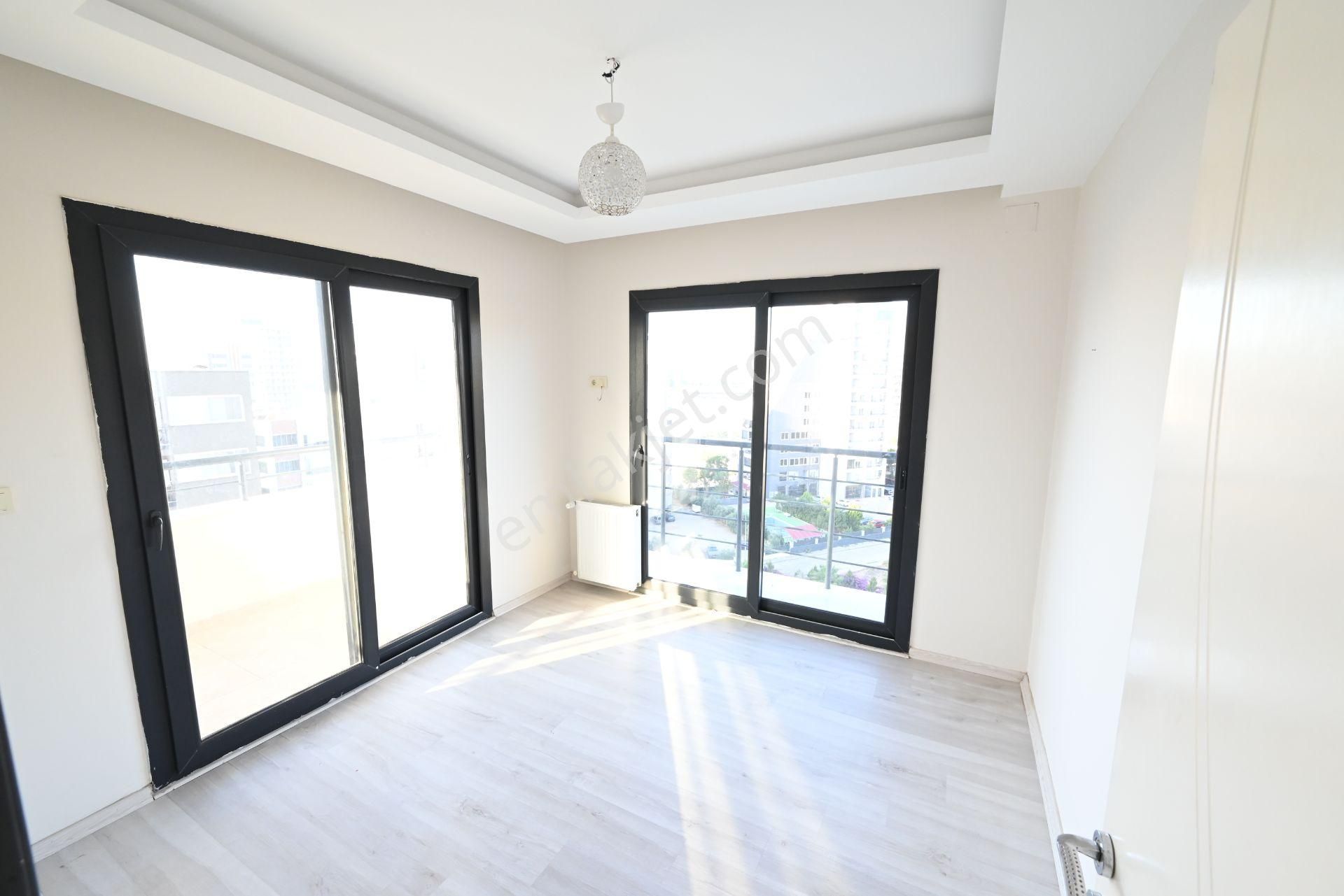 Üstünkent Emlak'tan Site İçi 3+1 Havuzlu Kiralık Daire - Görsel 15