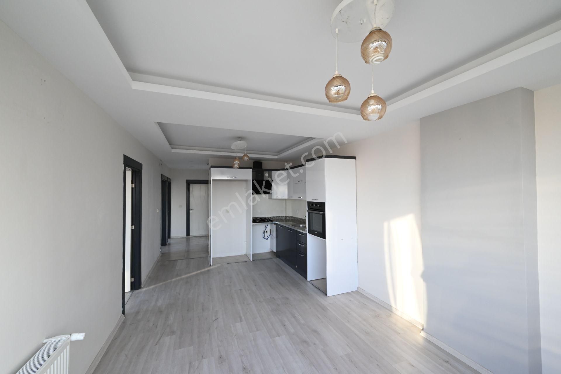 Üstünkent Emlak'tan Site İçi 3+1 Havuzlu Kiralık Daire