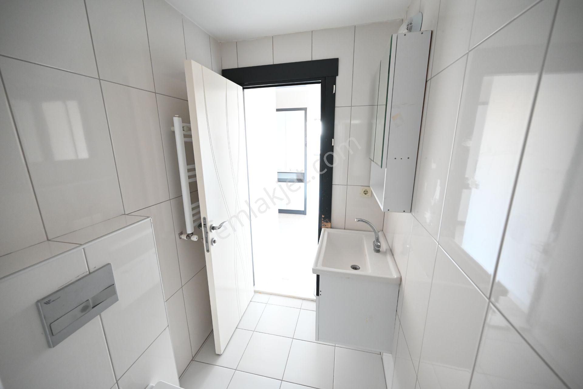 Üstünkent Emlak'tan Site İçi 3+1 Havuzlu Kiralık Daire - Görsel 30