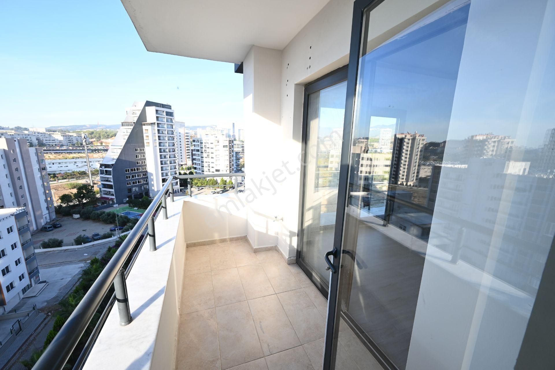 Üstünkent Emlak'tan Site İçi 3+1 Havuzlu Kiralık Daire - Görsel 31