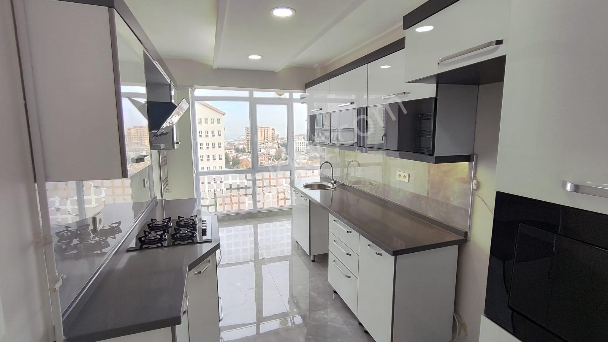 Atanora Vadi'den Sokulluda Cadde Paraleli Lüks Yapılı Ara Kat Manzaralı Boş 3+1 - Görsel 21