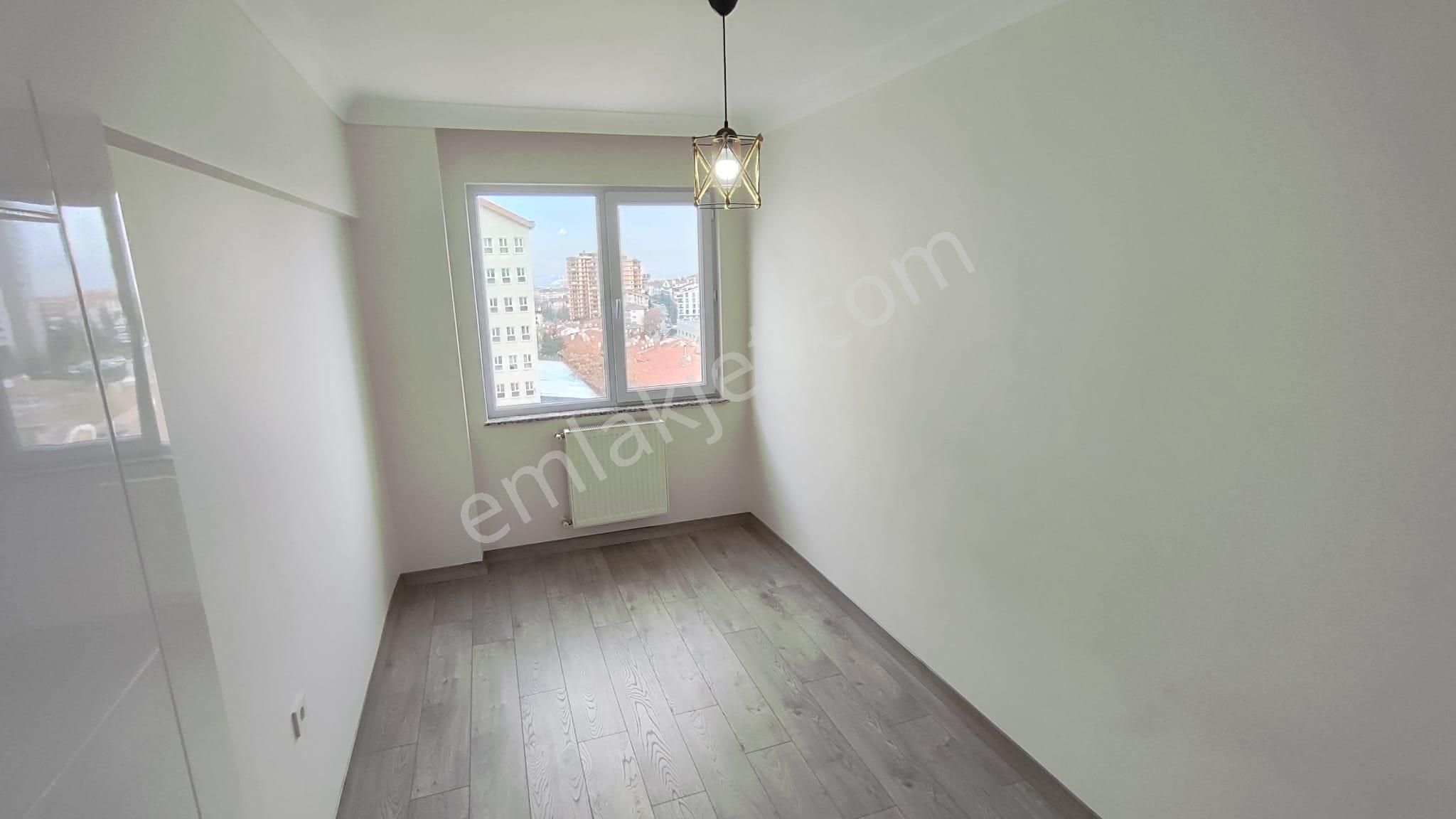 Atanora Vadi'den Sokulluda Cadde Paraleli Lüks Yapılı Ara Kat Manzaralı Boş 3+1 - Görsel 20