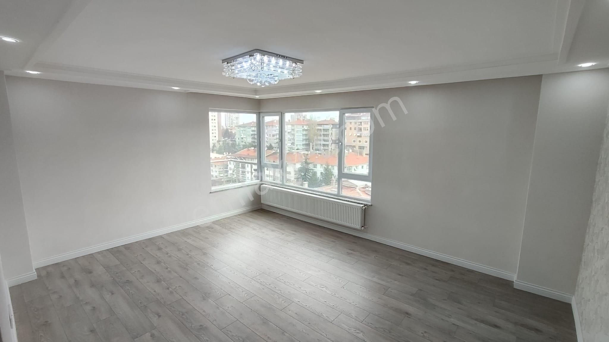 Atanora Vadi'den Sokulluda Cadde Paraleli Lüks Yapılı Ara Kat Manzaralı Boş 3+1 - Görsel 8