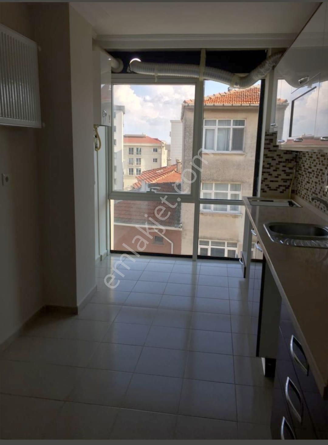 Pendik - Şeyhli'de 2+1 Arakat Balkonlu Bakımlı Satılık Daire. - Görsel 3