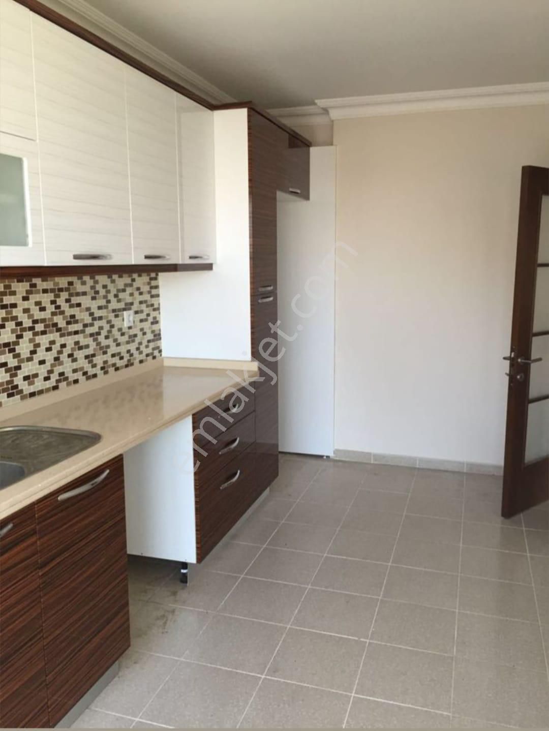 Pendik - Şeyhli'de 2+1 Arakat Balkonlu Bakımlı Satılık Daire. - Görsel 12