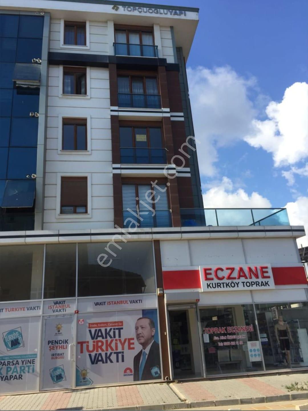 Pendik - Şeyhli'de 2+1 Arakat Balkonlu Bakımlı Satılık Daire.