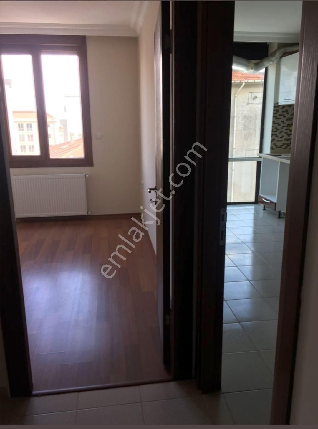 Pendik - Şeyhli'de 2+1 Arakat Balkonlu Bakımlı Satılık Daire. - Görsel 2