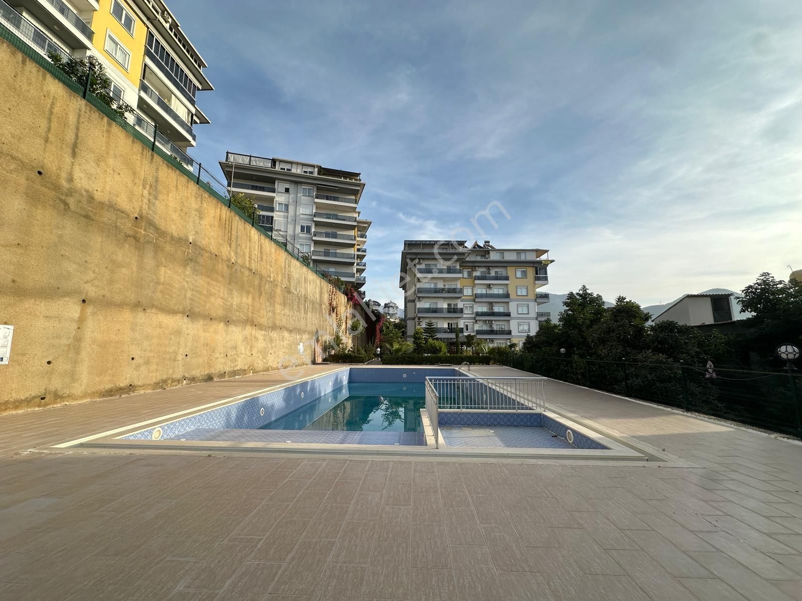 Alanya Çıplaklıda Satılık Site İçi 2+1 Ayrı Mutfak Daire - Görsel 2