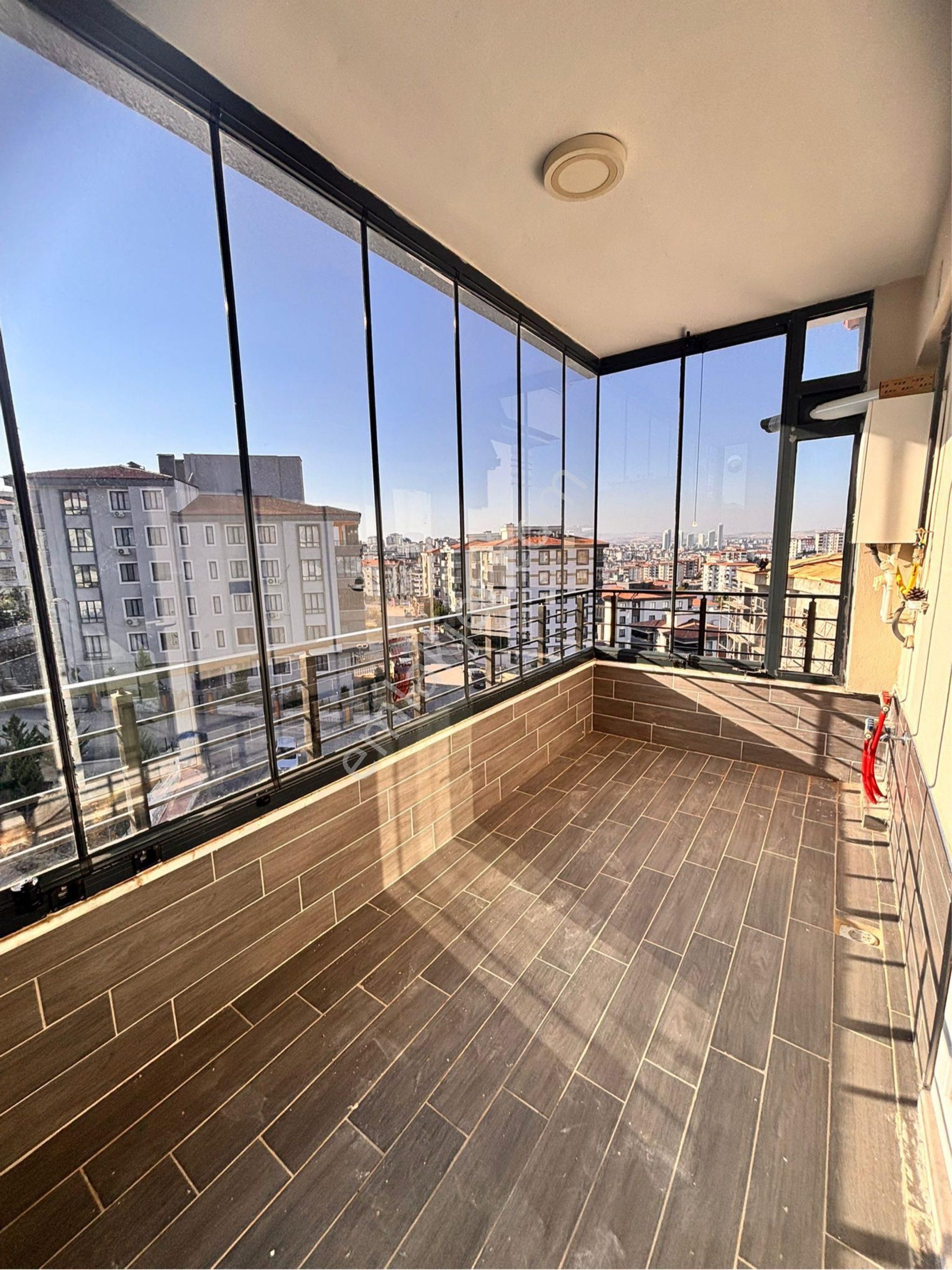 Bülbülzadede Satılıkı Geniş Oturumlu 2+1 Üst Kat - Görsel 6