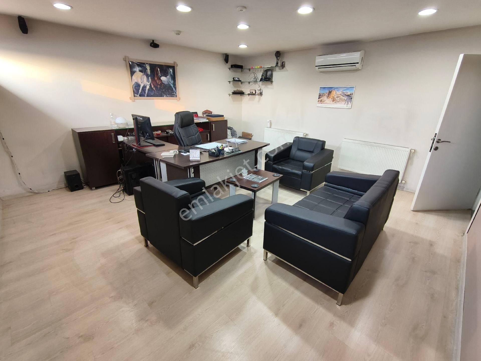 Pera'dan Galericiler Sitesinde Kiralık Dükkan - Görsel 13