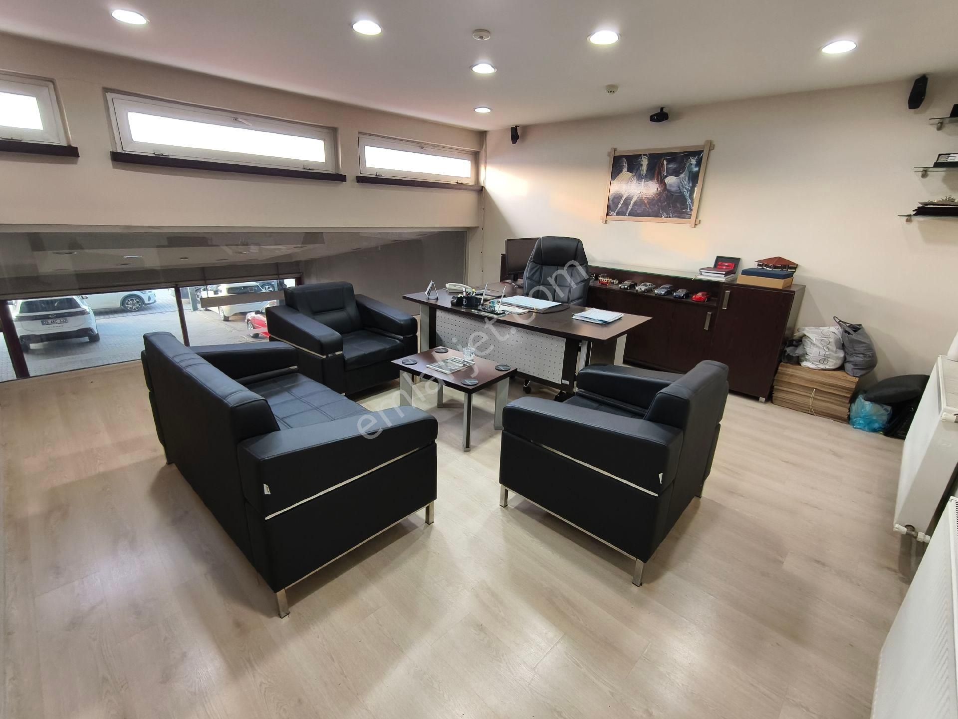 Pera'dan Galericiler Sitesinde Kiralık Dükkan - Görsel 12