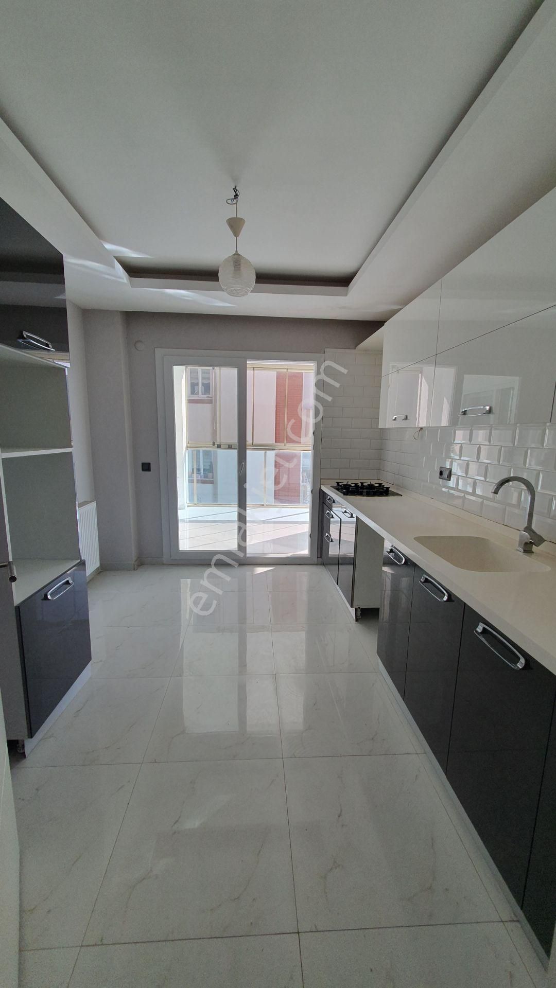 Kuşadası Ege Mah. 3+1 Geniş Kapalı Mutfak Kiralık - Görsel 2