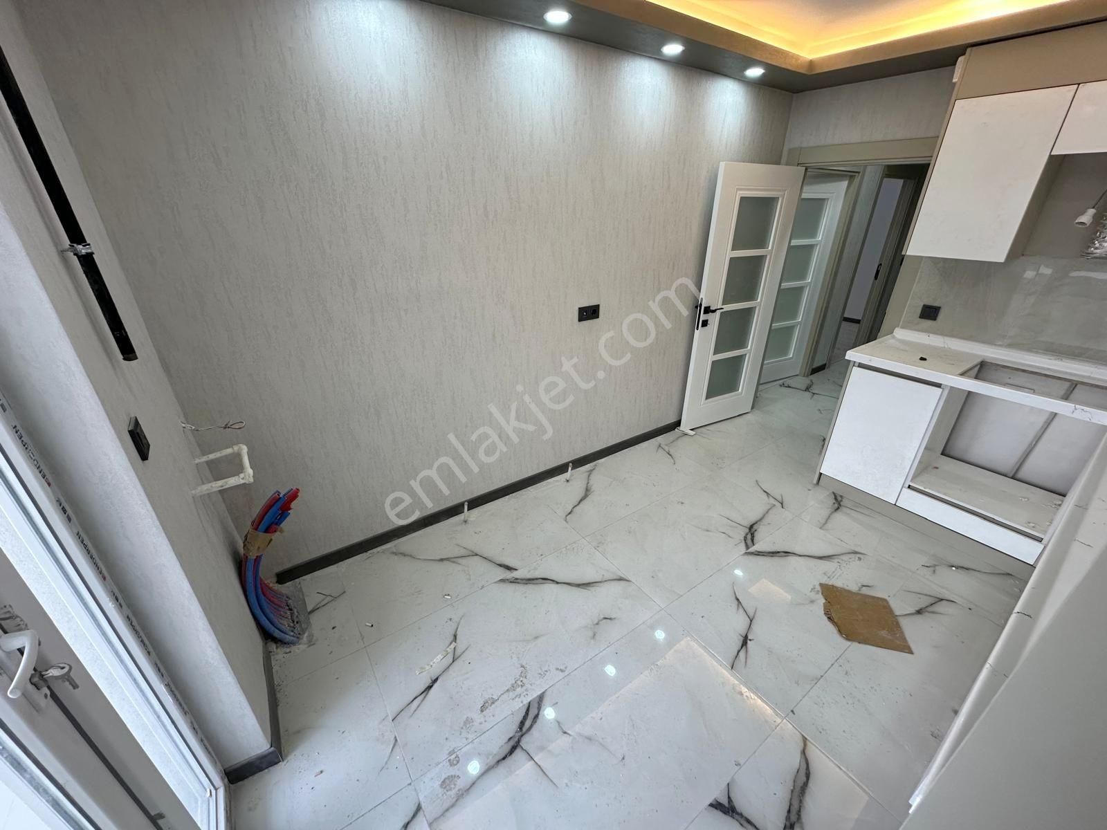 Yenikent Fevzi Çakmak Mh'de 2+1 76m2 Depolu 1.kat Konum'da Çift Banyolu Satılık Daire - Görsel 6