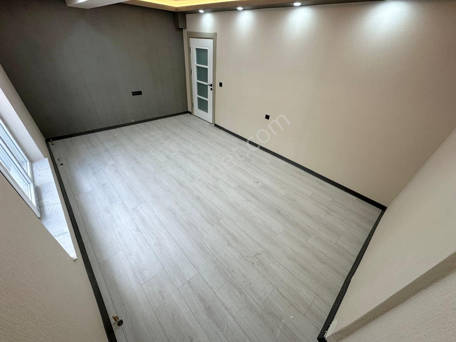 Yenikent Fevzi Çakmak Mh'de 2+1 76m2 Depolu 1.kat Konum'da Çift Banyolu Satılık Daire - Görsel 14