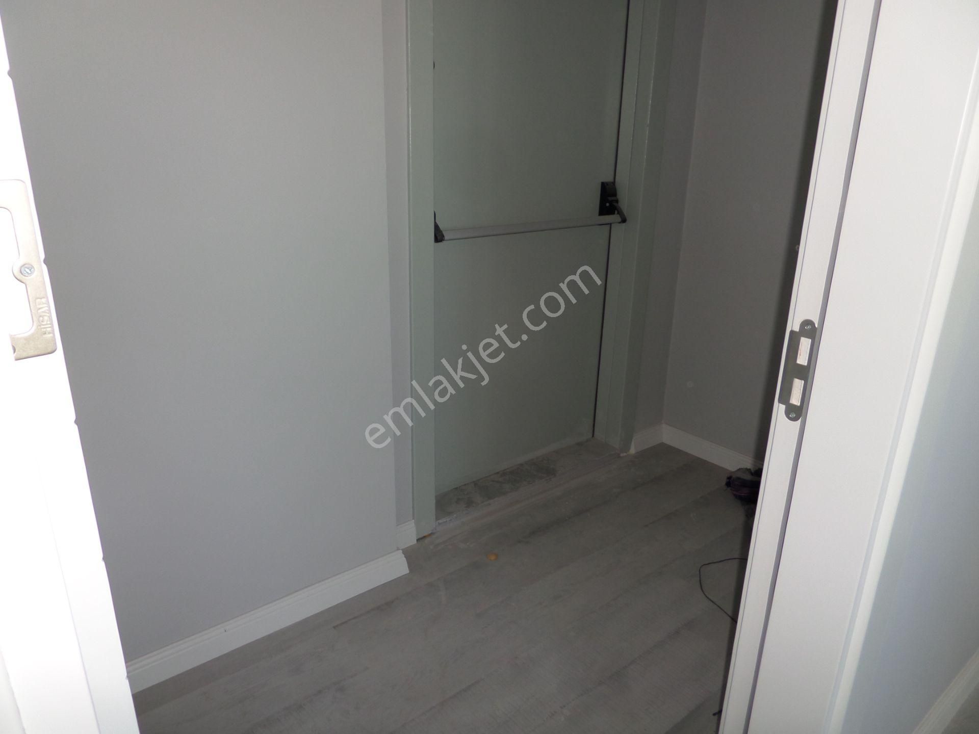 Bahçeşehir'de,bulvarüstü,5.kat,2+1,kapalı Mut.doğalgazlı Kiralık D. - Görsel 16