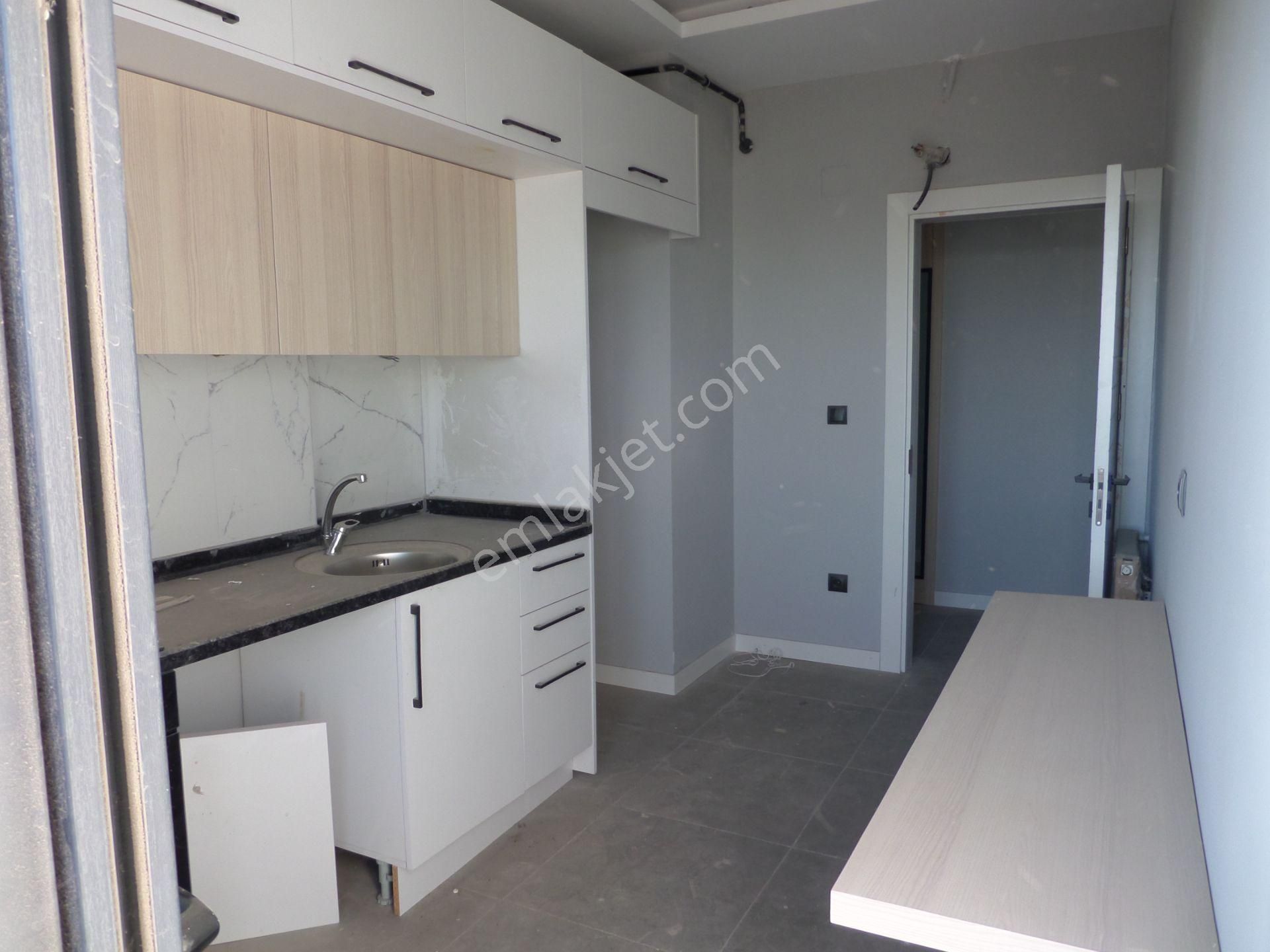 Bahçeşehir'de,bulvarüstü,5.kat,2+1,kapalı Mut.doğalgazlı Kiralık D. - Görsel 3