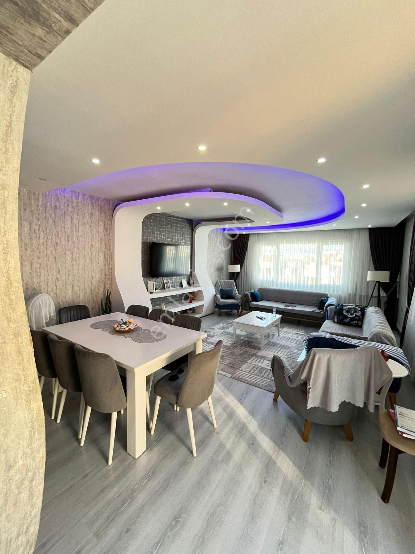 Acill Buca Fırat Mah.de 2+1 120m2 Dgazlı Ayrı Mutfak İçerisi Bakımlı Geniş Ferah Lüx Daire