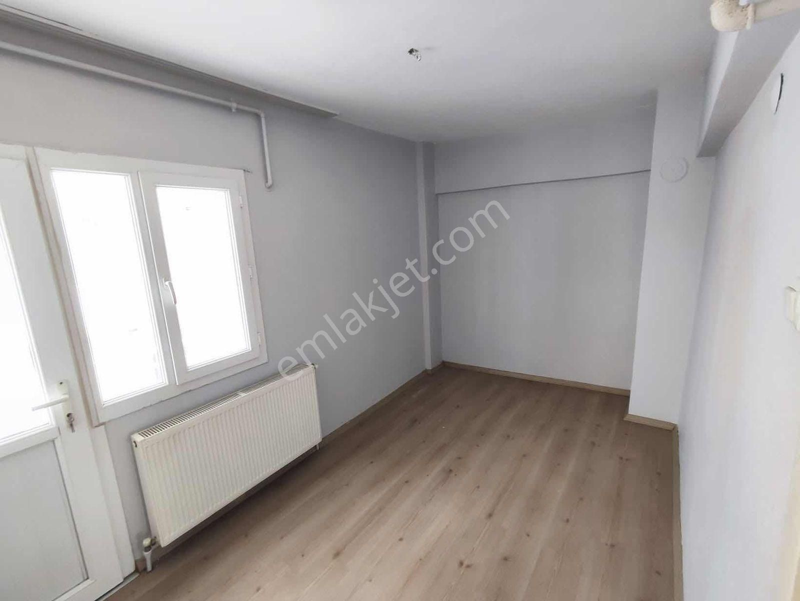 Üçyol Bahçelievlerde Metro Yanı D.gazlı Tadilatlı Arakat 3+1 - Görsel 9