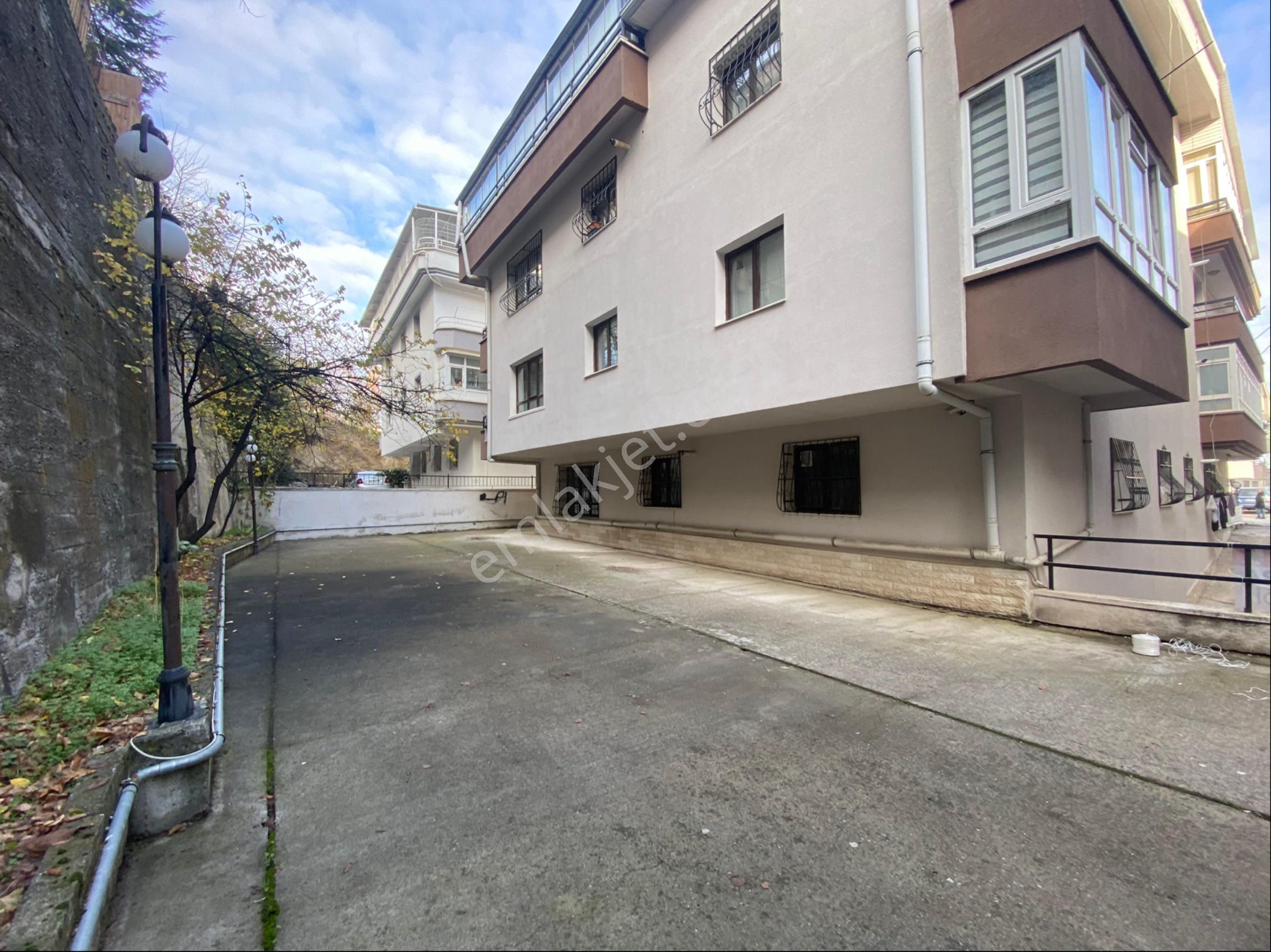 Atanora Vadi’den Dikmen’de Satılık Giriş Kat Kapalı Garajlı 2+1 - Görsel 3