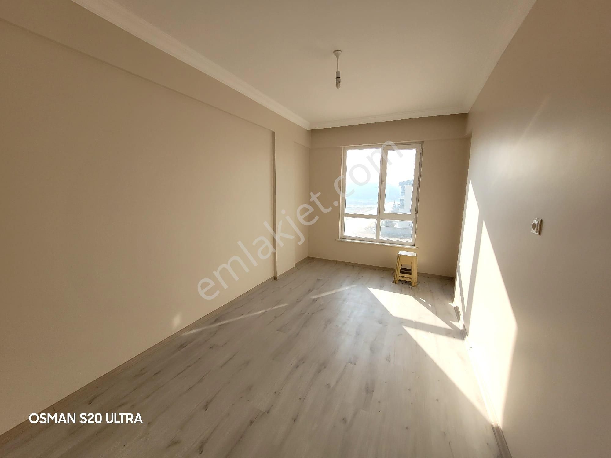 Kosova'da Çevrenin En Büyük 3+1i 200m2 Full Yapılı 2yıllık Site - Görsel 27