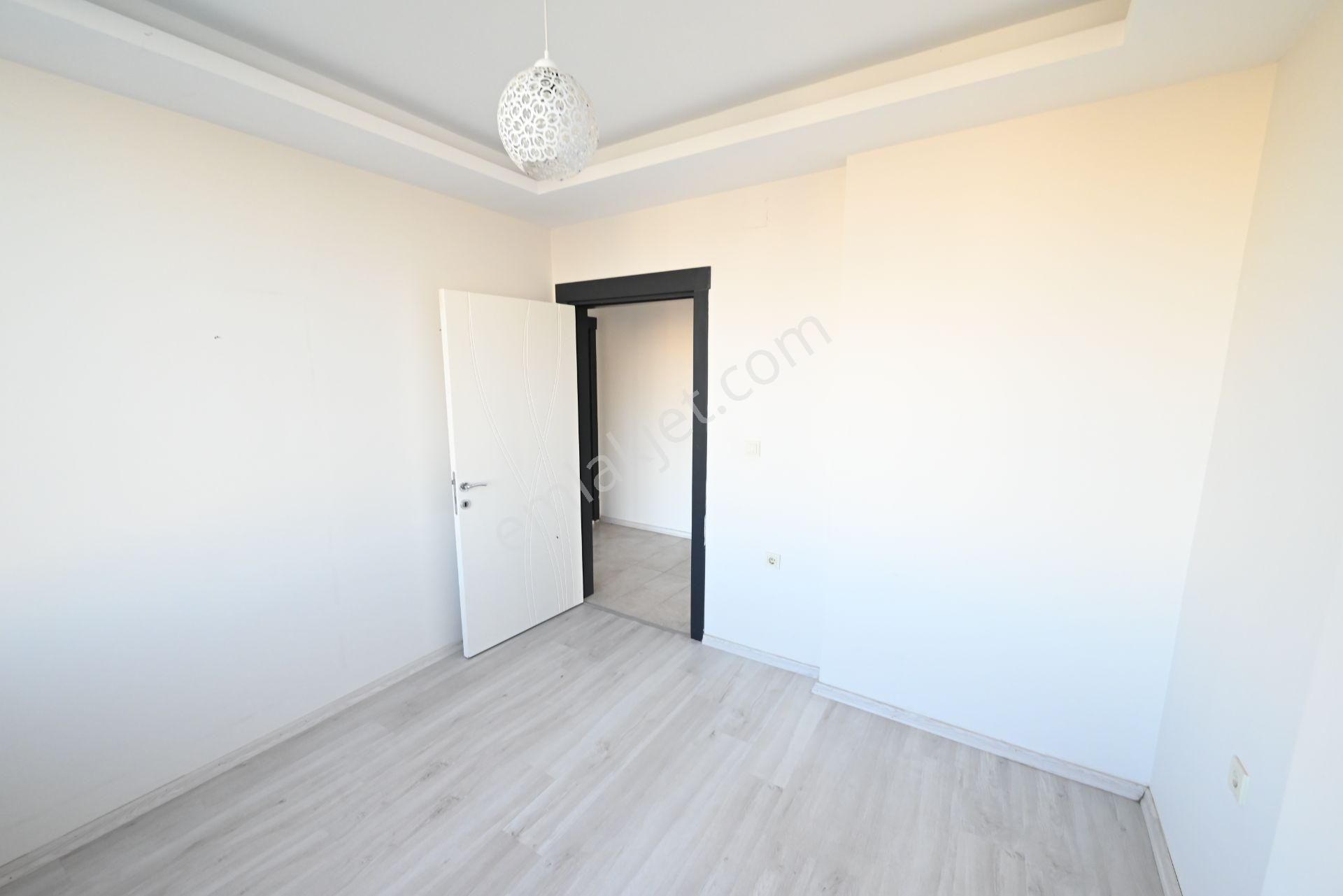 Üstünkent Emlak'tan Site İçi Havuzlu 3+1 Satılık Daire - Görsel 21