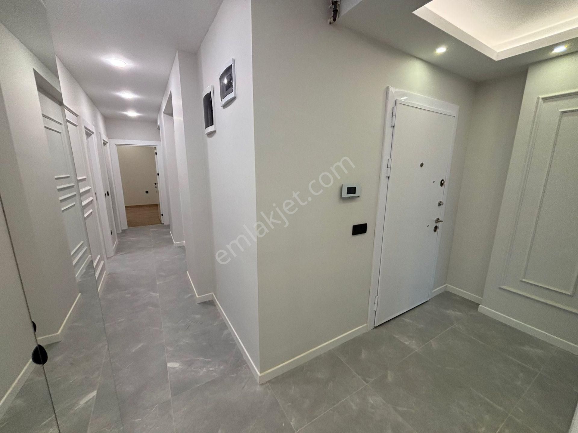 Kaçmaz'dan Merkezi Lokasyonda Sıfır Yapıda Ara Kat Ön Cephe 3+1 - Görsel 28