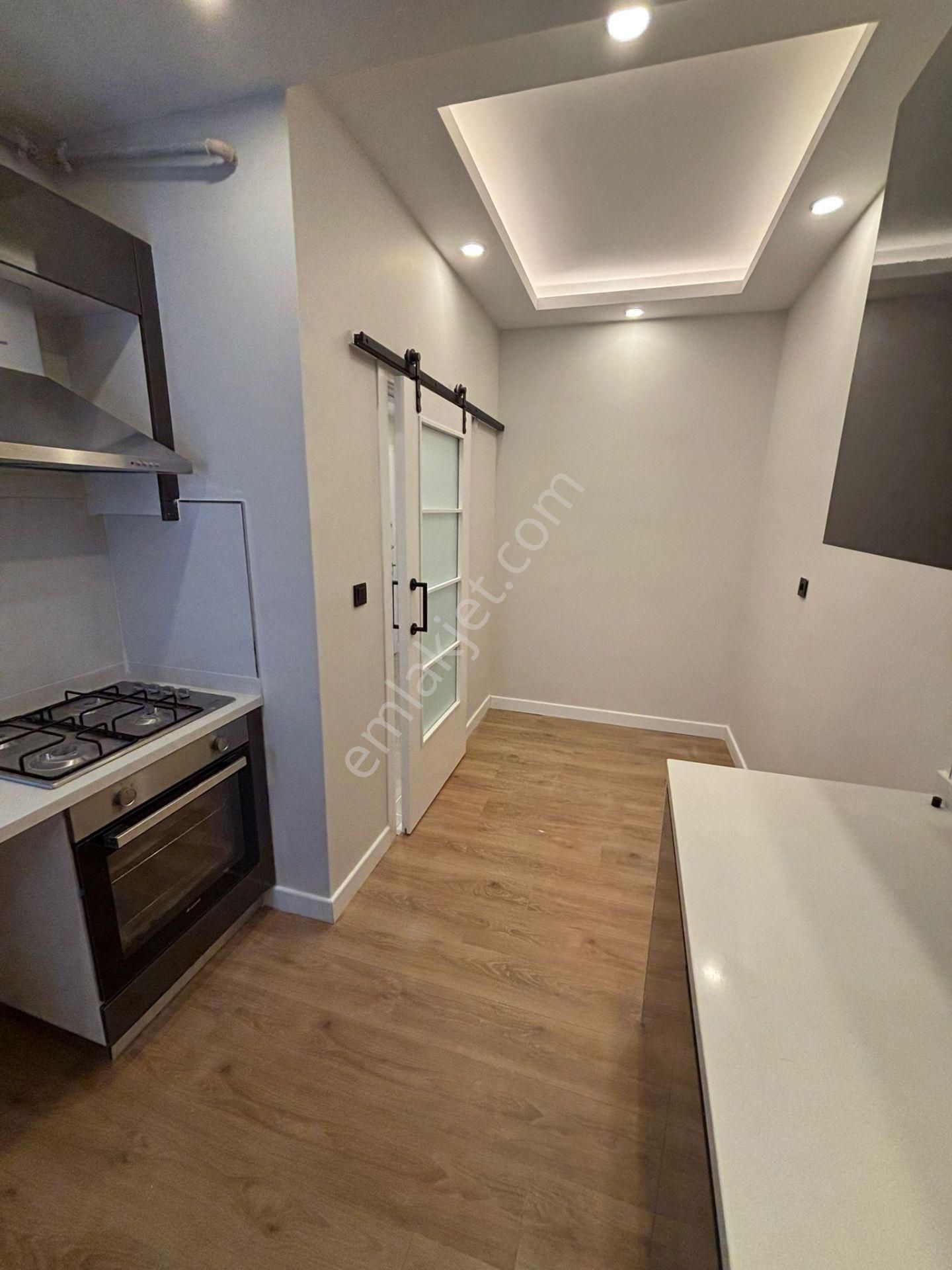 Kaçmaz'dan Merkezi Lokasyonda Sıfır Yapıda Ara Kat Ön Cephe 3+1 - Görsel 11