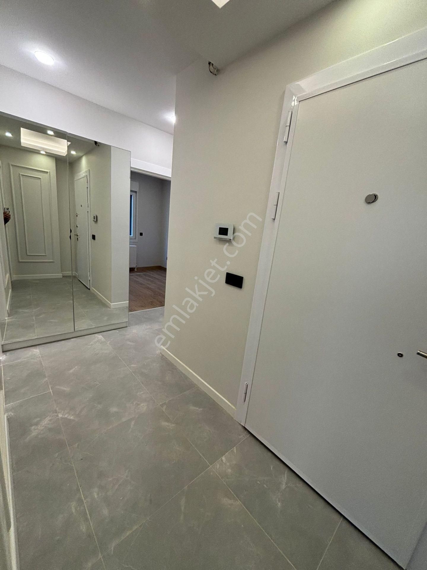 Kaçmaz'dan Merkezi Lokasyonda Sıfır Yapıda Ara Kat Ön Cephe 3+1 - Görsel 15