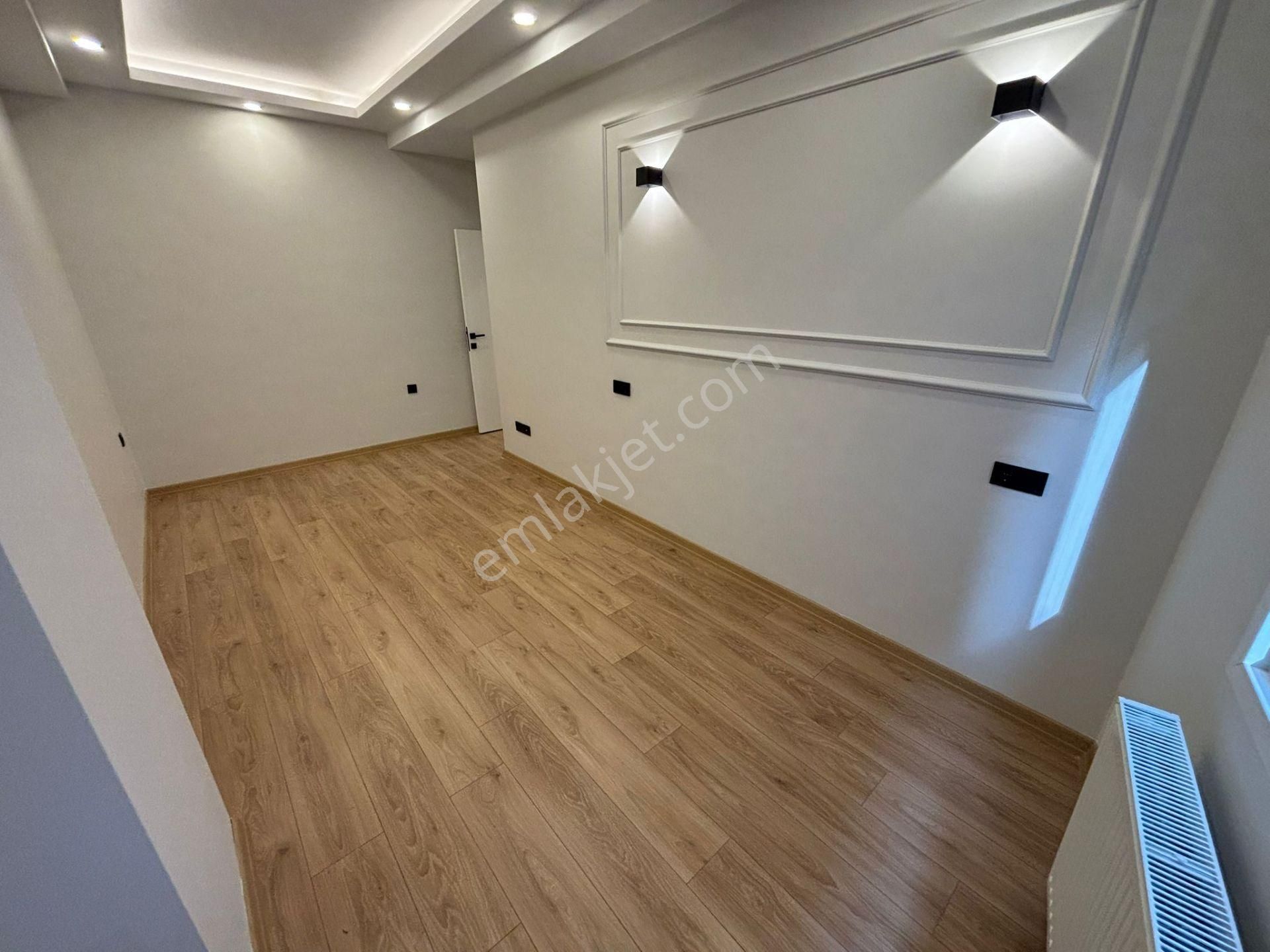 Kaçmaz'dan Merkezi Lokasyonda Sıfır Yapıda Ara Kat Ön Cephe 3+1 - Görsel 3