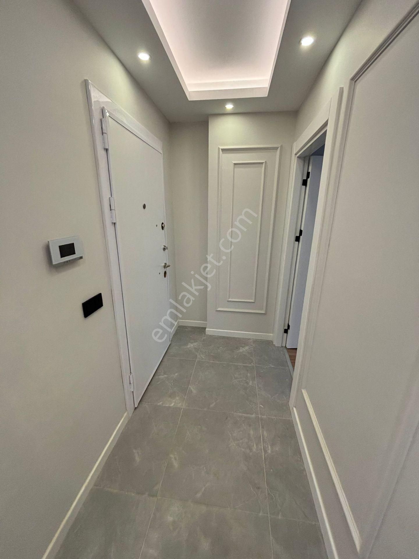 Kaçmaz'dan Merkezi Lokasyonda Sıfır Yapıda Ara Kat Ön Cephe 3+1 - Görsel 13