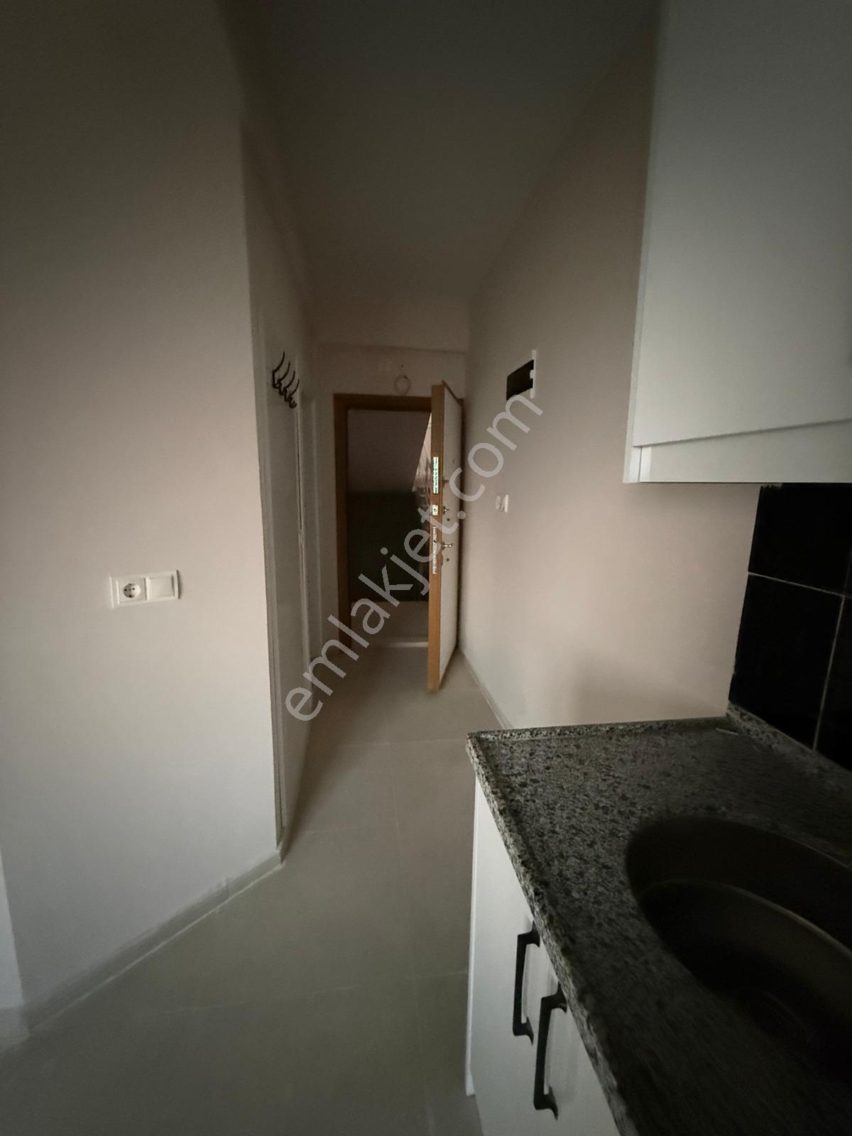 Üniversite Civarı Göl Manzaralı 1+1 Satılık Daire - Görsel 6