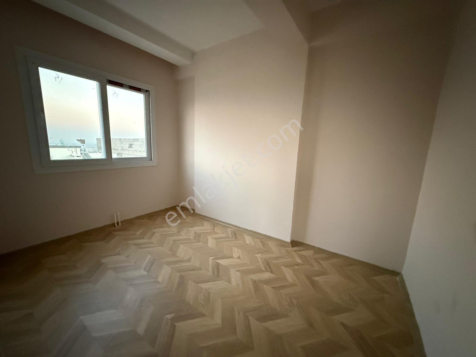 Üniversite Civarı Göl Manzaralı 1+1 Satılık Daire - Görsel 3