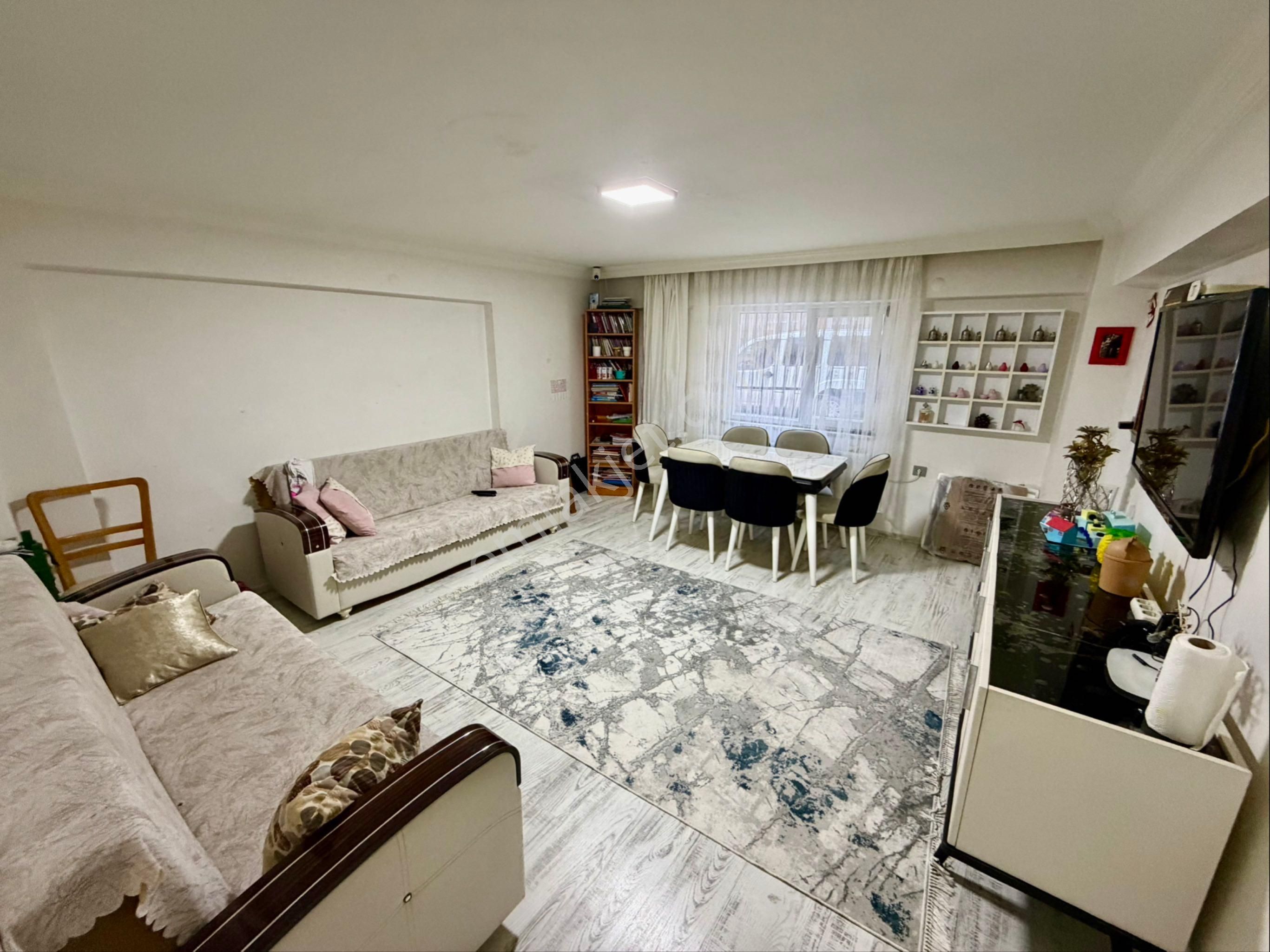 Evim-nur’dan Bahçelievler Mh 2+1 110m2 Giriş Kat 56’lar Cad. Bir Sokak Üstü