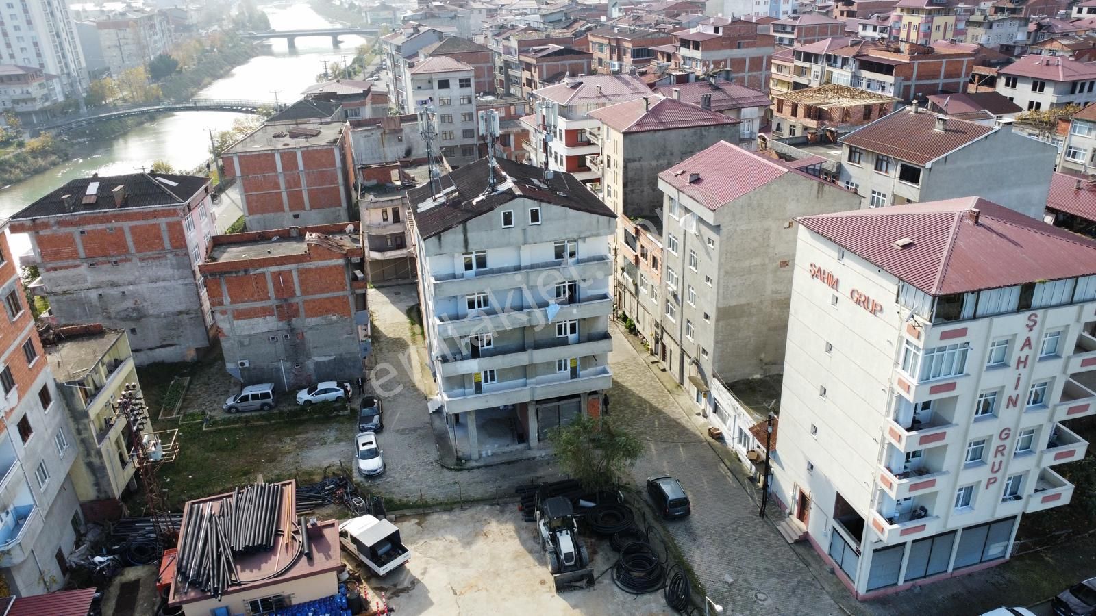 Trabzon Araklı Merkez'de Satılık 3+1 Giriş Katı Daire - Görsel 14