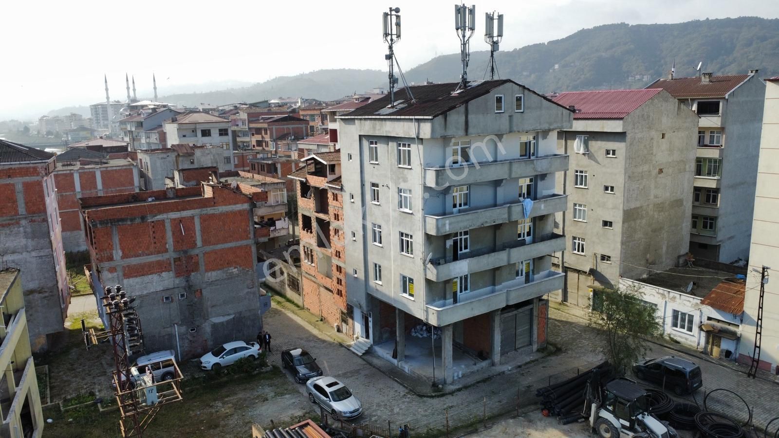 Trabzon Araklı Merkez'de Satılık 3+1 Giriş Katı Daire - Görsel 12
