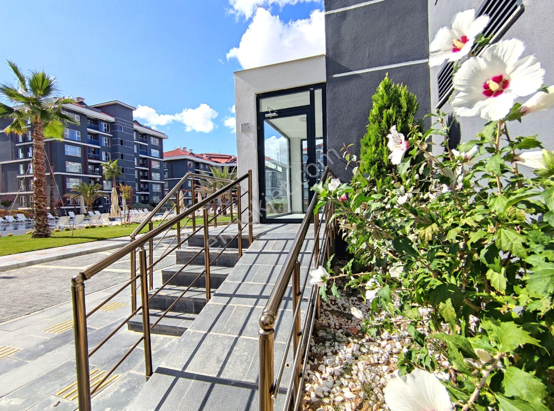 Silivri Yeni Mh. Atabek Konutları Ara Kat 3+1 Peyzaj Cephe - Görsel 30