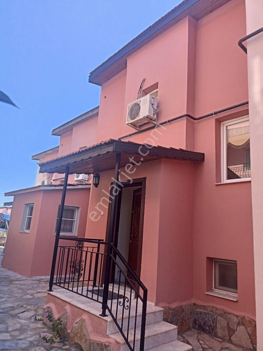 Kuşadası'nda Havuzlu Güvenlikli Sitede Manzaralı 4+1 Yazlık - Görsel 3