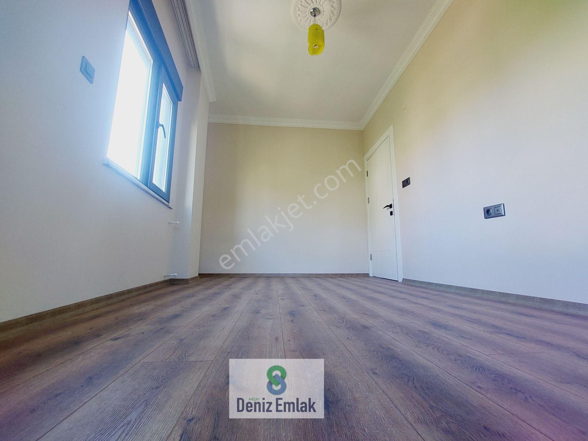 Denizden Akçayda Lüx Tasarım Geniş Verandalı Satılık 4+1 Tripleks Villa. - Görsel 16