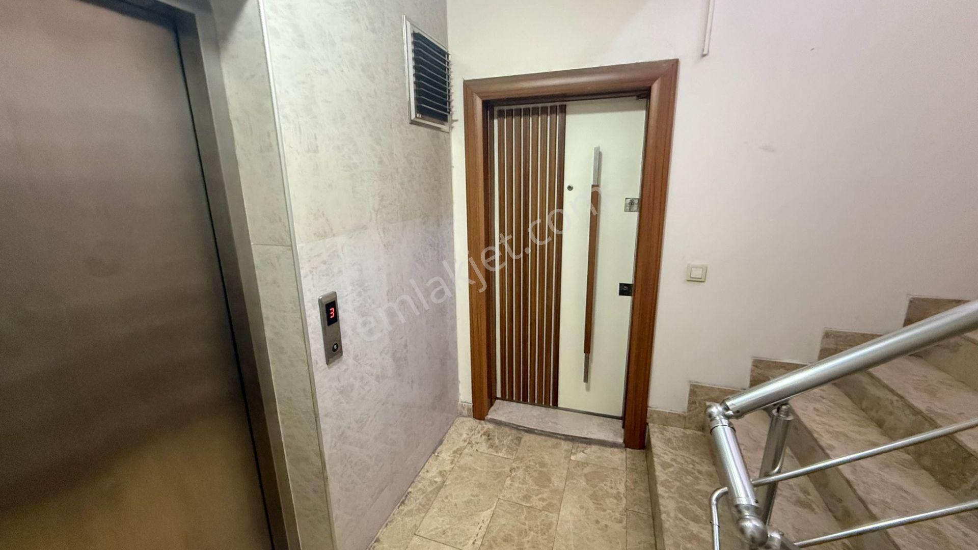 Karabağlar Yeşillik Cad. Yakını Kiralık 3+1 Ofis - Görsel 15
