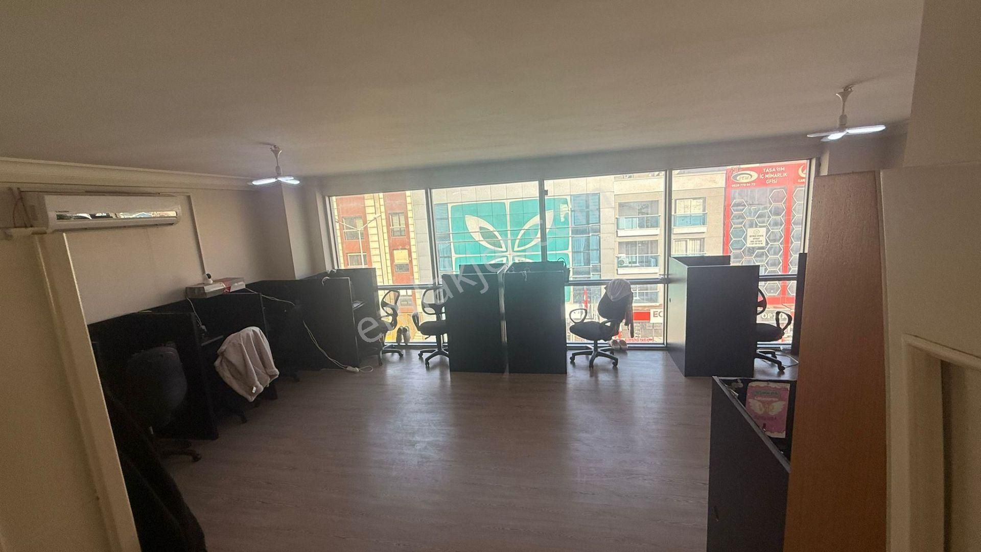 Karabağlar Yeşillik Cad. Yakını Kiralık 3+1 Ofis - Görsel 3