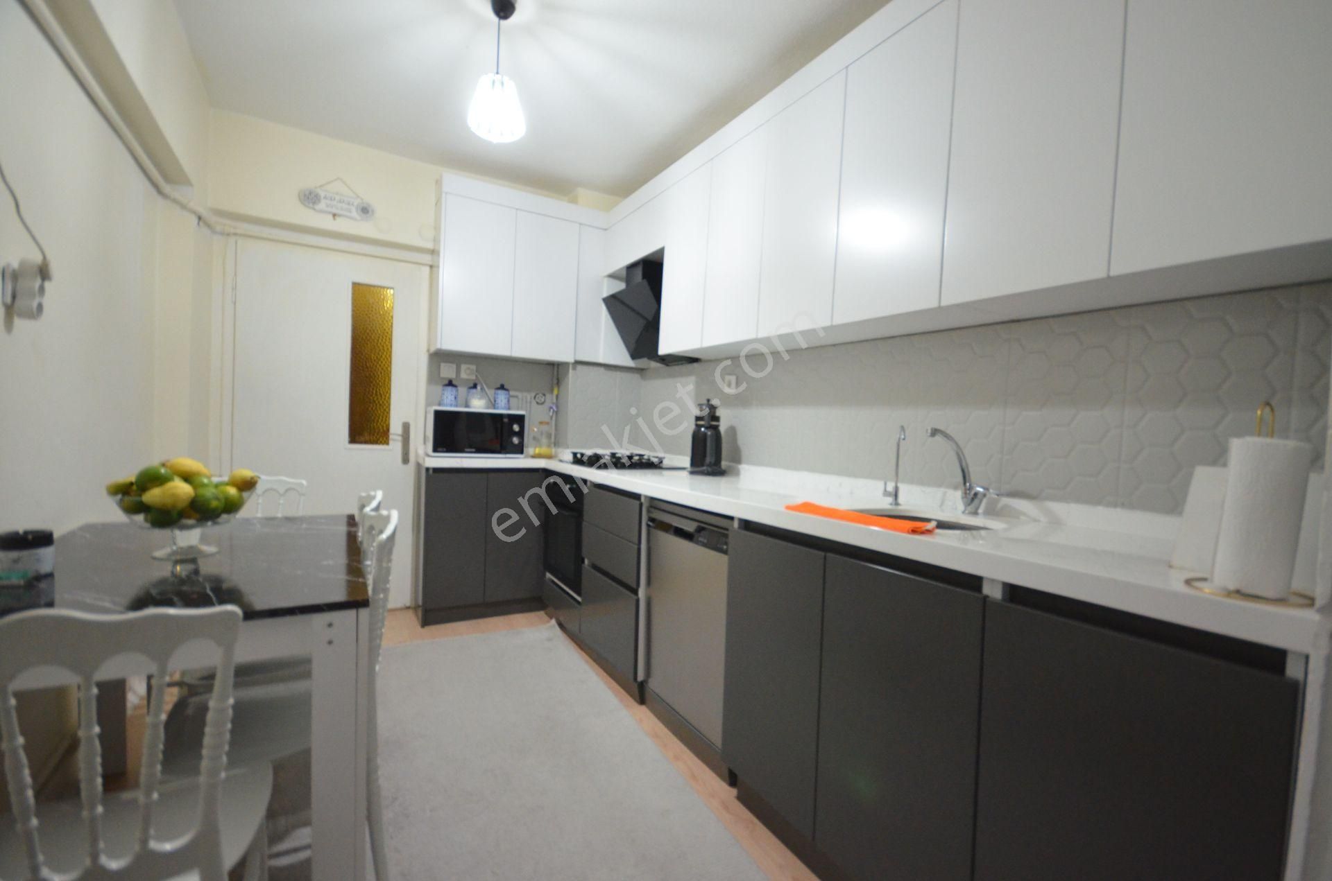 Kalecik Emlak'tan Cumartesi Pazarı Yakını Yapılı Masrafsız 3+1